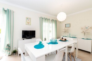 Dining - Modern villa 6 minutes from the beach by AlgarveManta (34V3) (Manta Rota)