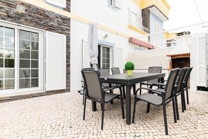 Outdoor dining - Modern villa 6 minutes from the beach by AlgarveManta (34V3) (Manta Rota)