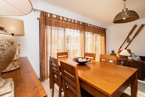 Dining - 3 bedroom villa 50 metres from the beach with patio by AlgarveManta (15V3) (Manta Rota)