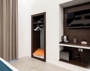 Deluxe Double or Twin Room | 1 bedroom, premium bedding, down duvets, in-room safe