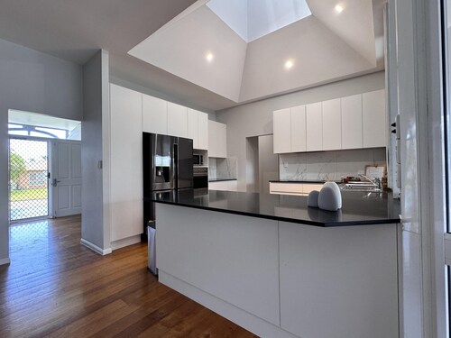 Modern 4-Bedroom Family Retreat in Leafy Annandale - Modern 4-Bedroom Family Retreat in Leafy Annandale