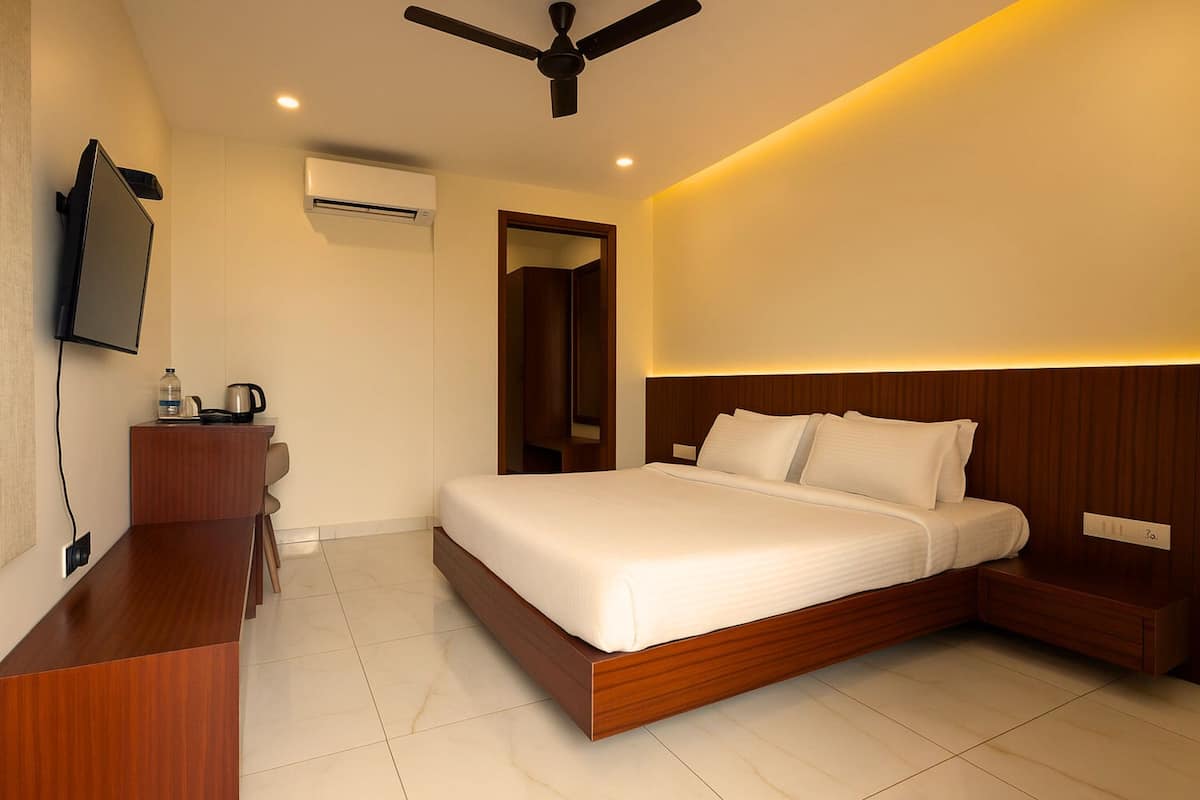 Executive Room | 1 bedroom, WiFi (free), bed sheets