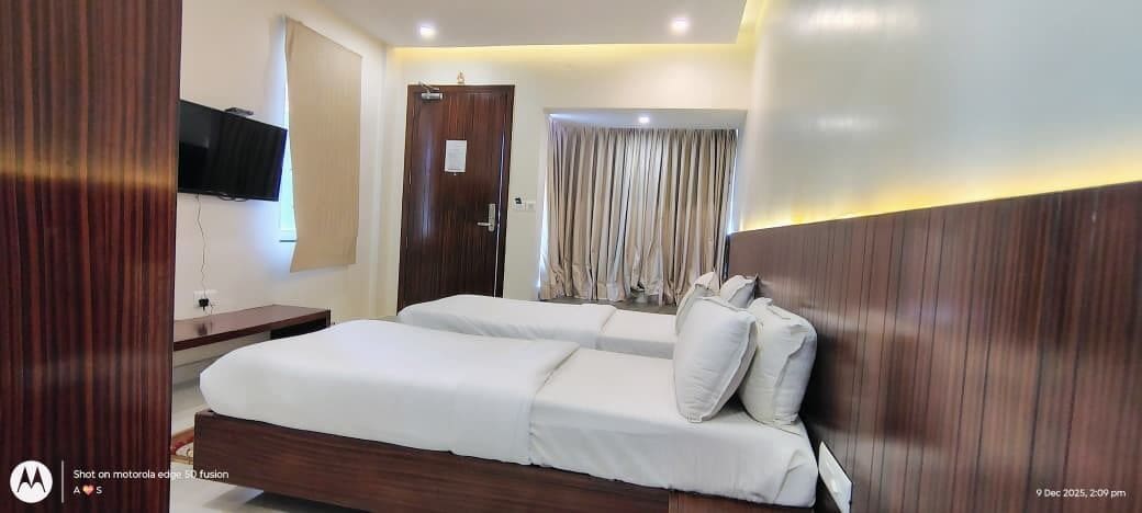 Executive Room, 2 Twin Beds | 1 bedroom, free WiFi, bed sheets