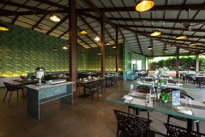 Restaurant - Veerdency Luxury Resort (Devanahalli)