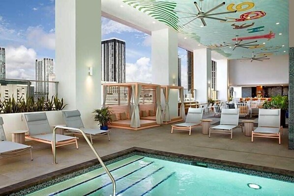 Pool - Luxury Apartment with City Views in Miami (Miami)