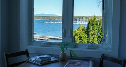 Cozy Cottage on Lake Champlain with Incredible Views and Outdoor Space!