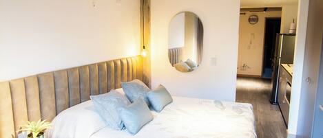 1 dormitorio, tabla de planchar con plancha, wifi gratis y ropa de cama