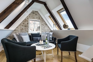 Family Apartment | Iron/ironing board, free WiFi