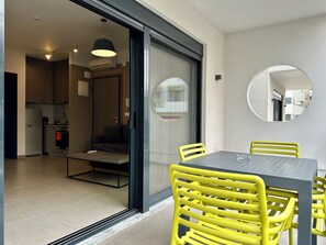 Outdoor dining - M & M 1 in the city (XP92+FQ Athens, Greece)