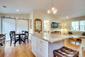 Interior - Home in Beaufort Historic District w/ Private Yard (Beaufort)