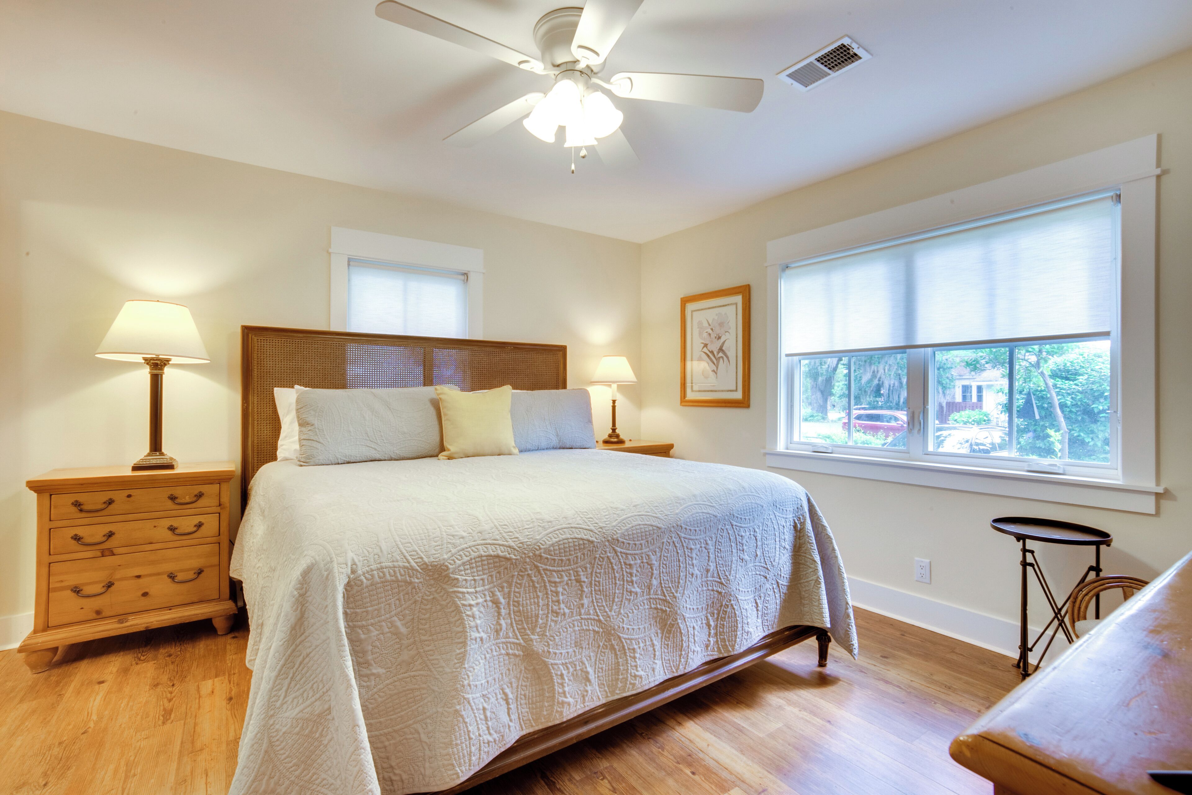 3 bedrooms, desk, iron/ironing board, Internet