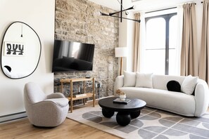Luxury Apartment - Maison Place Jacques-Cartier by Luxury In Transit (Montreal)