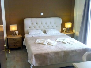 3 عدّة غرف نوم ومكواة/لوح كي وسرير سفر وواي فاي