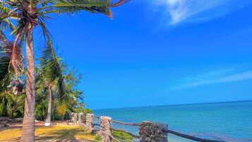 Vista para praia/oceano