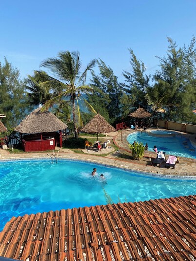 Sea Breeze Beachfront Apartments