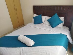 3 bedrooms, iron/ironing board, WiFi, bed sheets - Apt 1 - 2BR Apartment with a pool, high-speed internet, close to the airport  (Nairobi)