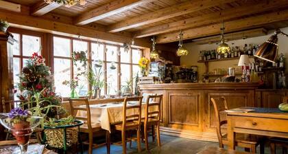 Hotel Lyshaus di Gressoney Saint Jean