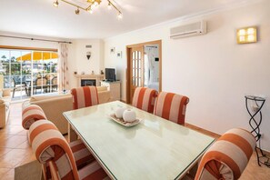 Apartment | Dining - Lovely 2-bed Apartment in Sao Rafael (Albufeira)