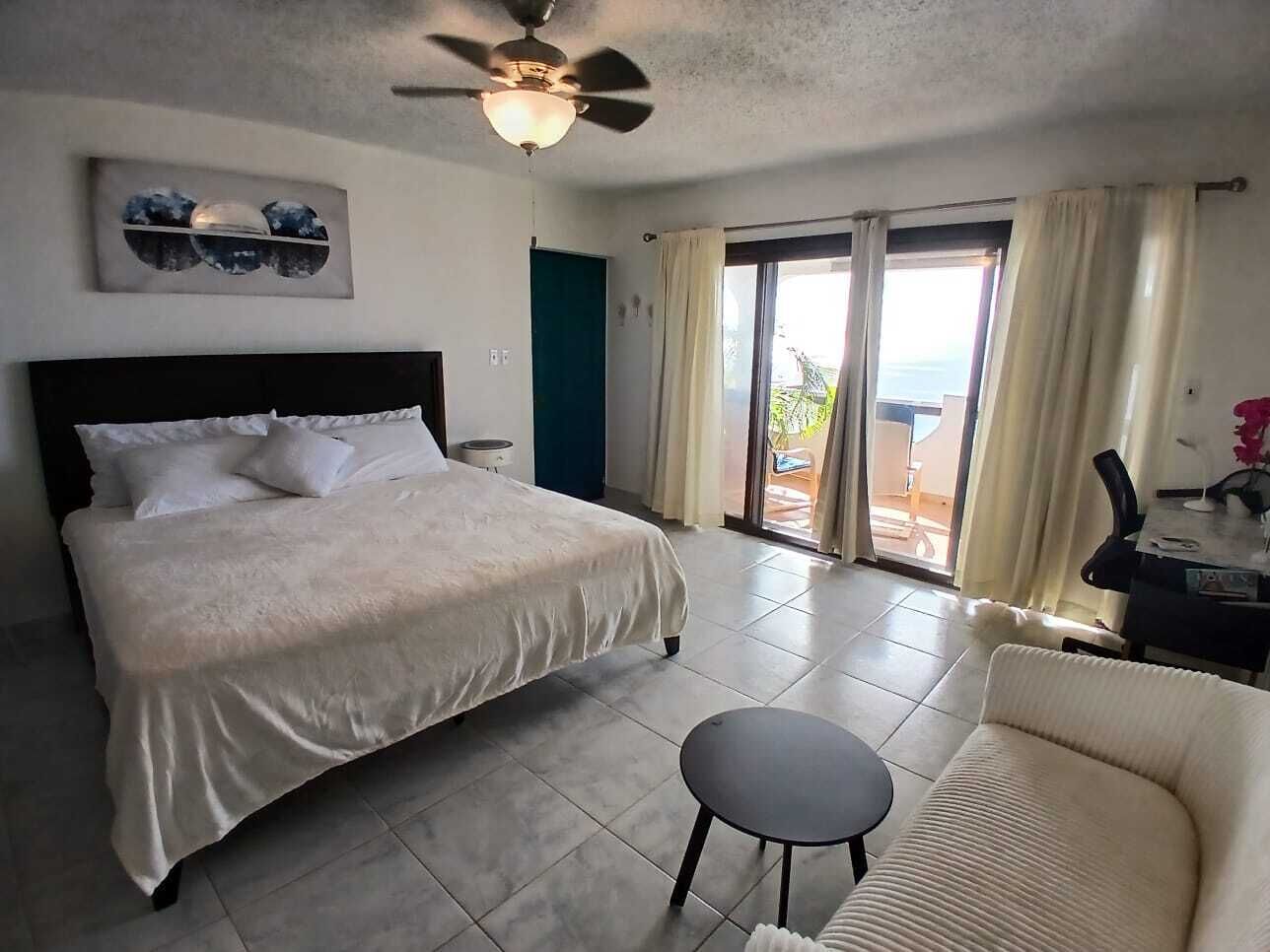 1 dormitorio, tabla de planchar con plancha, wifi gratis y ropa de cama