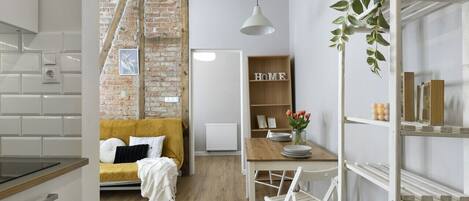 Classic Apartment, Courtyard View | 1 bedroom, iron/ironing board, free WiFi