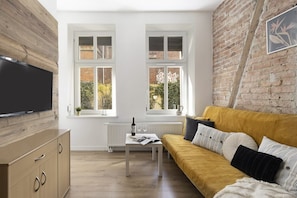 Klassiek appartement, uitzicht op binnenplaats | Woonruimte