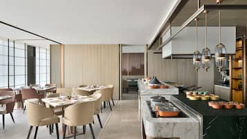 2 bars/lounges, poolside bar