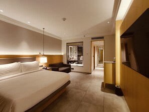 Egyptian cotton sheets, premium bedding, memory foam beds, in-room safe - Katra Marriott Resort & Spa (Reasi)