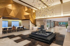 Lobby lounge - Katra Marriott Resort & Spa (Reasi)