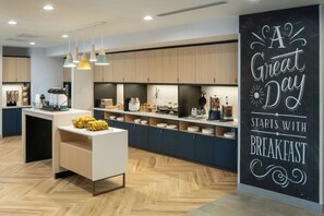 含每日吃到飽早餐