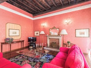 TV, fireplace - Luxury Spanish Steps Apartment at few steps from Spanish Steps (Roma)