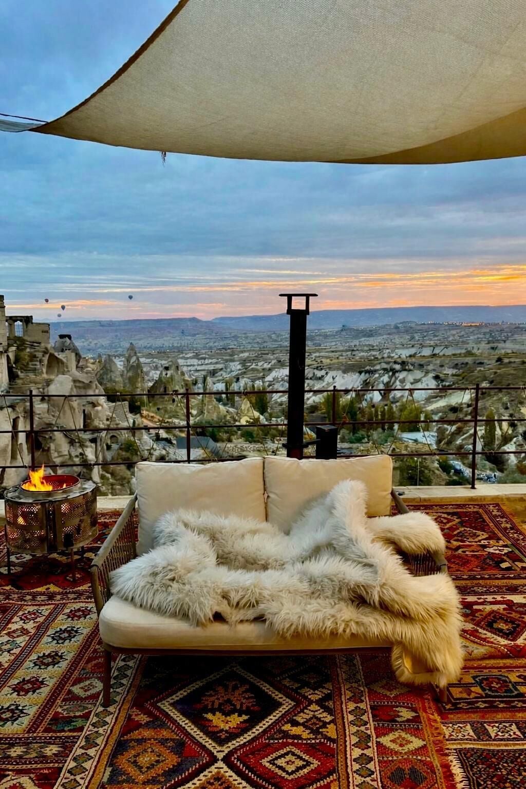 Panoramic Studio Suite | Living area | 32-inch Smart TV with digital channels, fireplace, Netflix