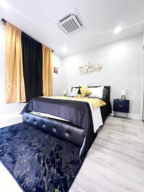 1 bedroom, iron/ironing board, WiFi, bed sheets - 6 Mins to Deep Ellum - Cozy Apt

 (Dallas)