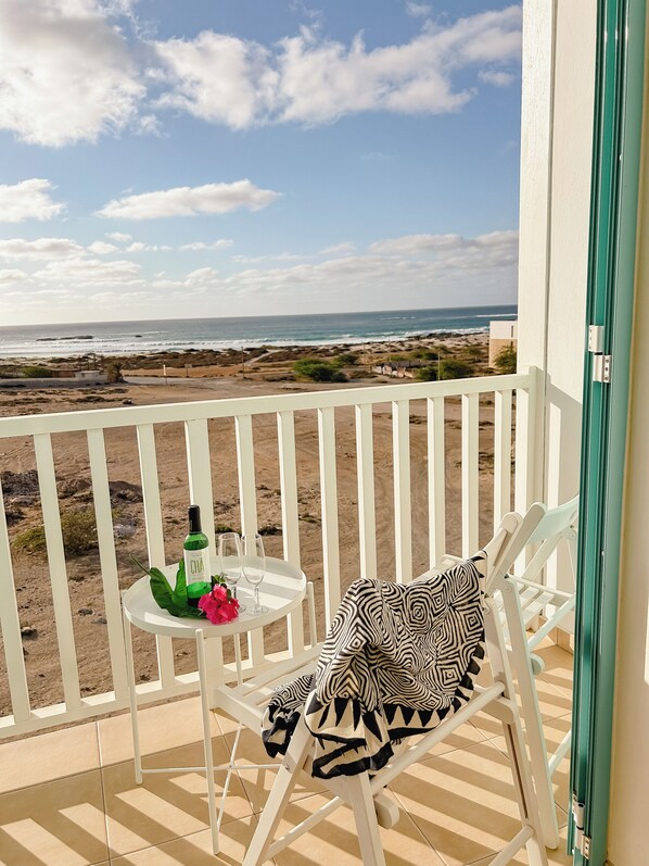 Apartamento conforto, 2 quartos, para não fumantes, de frente para o oceano | Terraço/pátio