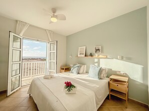Comfort Apartment, 4 Bedrooms, Non Smoking, Oceanfront