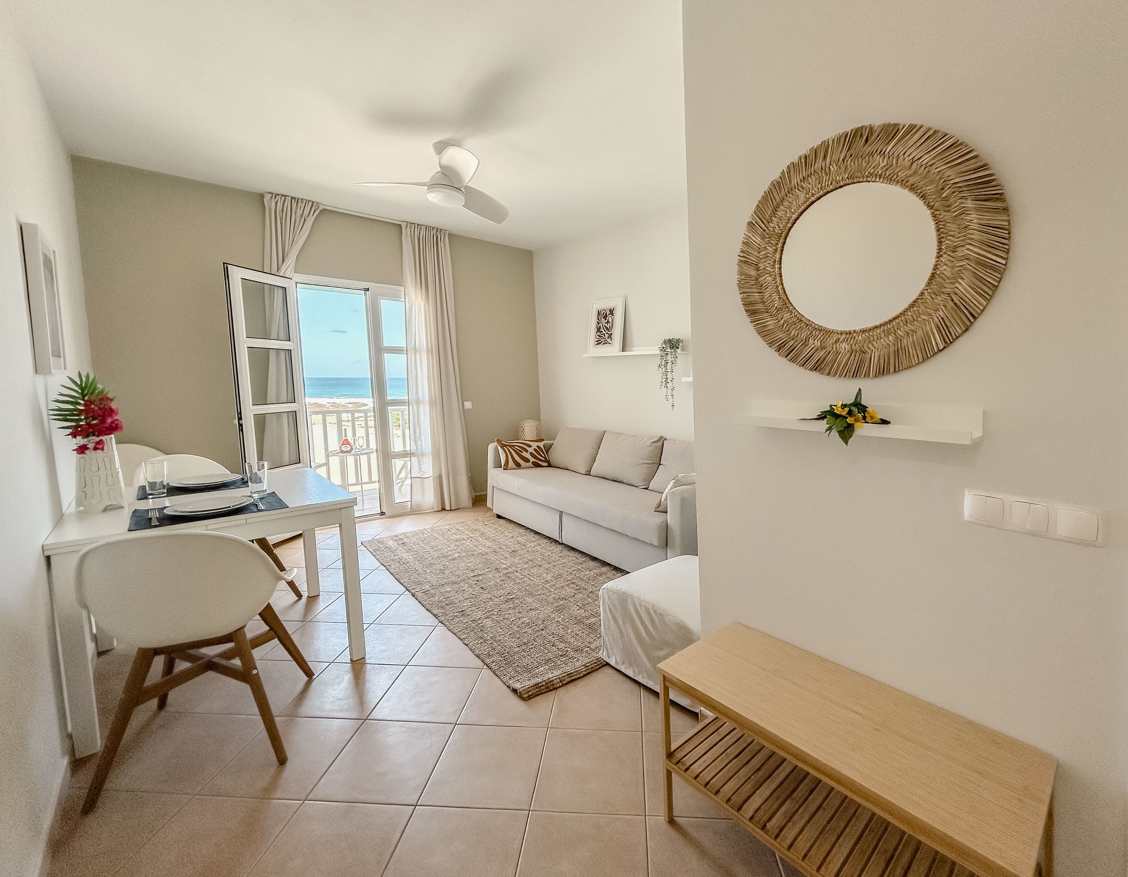 Comfort Apartment, 1 Queen Bed with Sofa bed, Non Smoking, Sea View | Living area