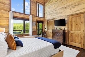 3 habitaciones, tabla de planchar con plancha, wifi y ropa de cama