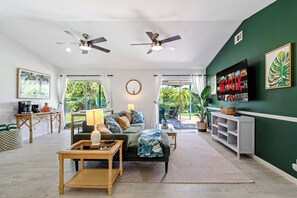 Smart TV - Jupiter Palm Oasis! Lakefront Pool Home w/ Game Room, BBQ, Beach Chairs, Coffee! (Jupiter)