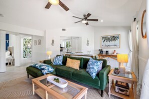 Smart TV - Jupiter Palm Oasis! Lakefront Pool Home w/ Game Room, BBQ, Beach Chairs, Coffee! (Jupiter)