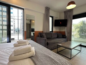 1 chambre, fer et planche à repasser, Wi-Fi gratuit, draps fournis