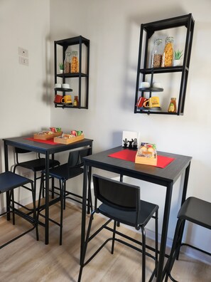 Frigorífic gran, microones i forn 