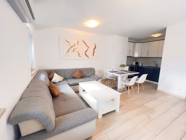 Living area - Dina Apartment (Dajla)