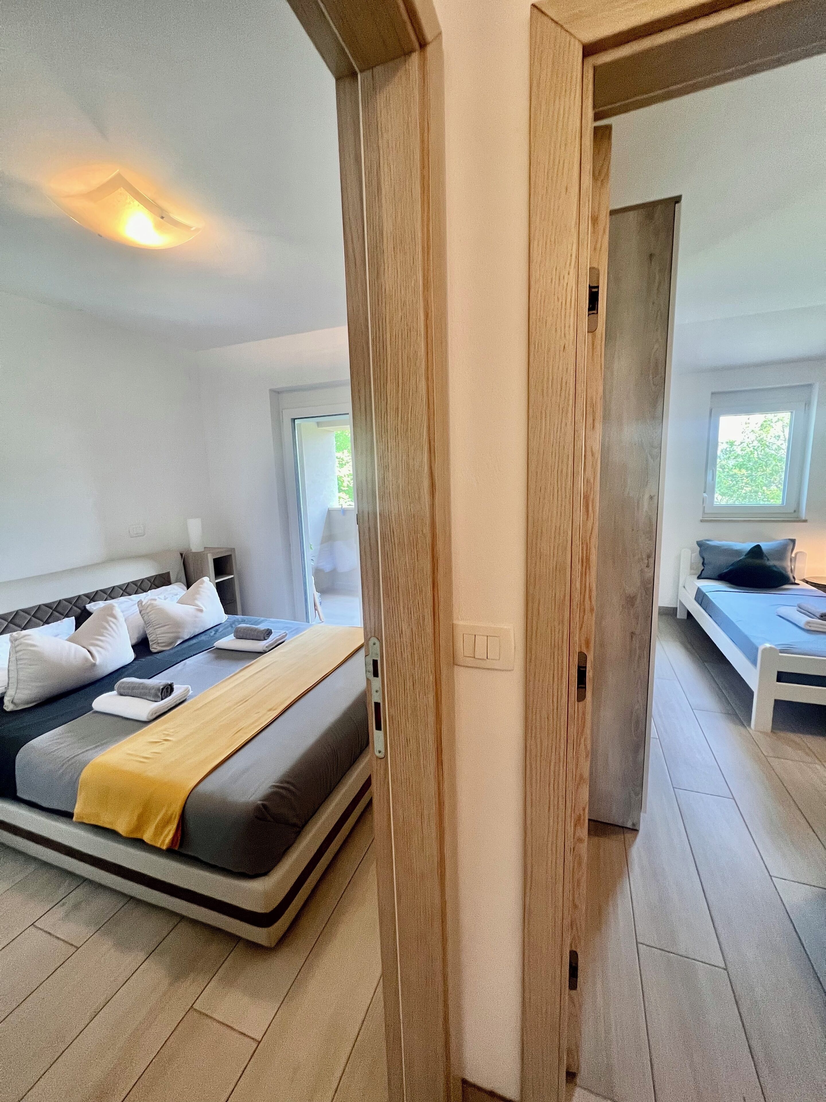 2 habitaciones, tabla de planchar con plancha, wifi y ropa de cama 