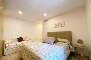 House | 1 bedroom, iron/ironing board, free WiFi, bed sheets