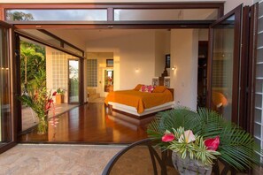 3 chambres, coffre-fort, fer et planche à repasser