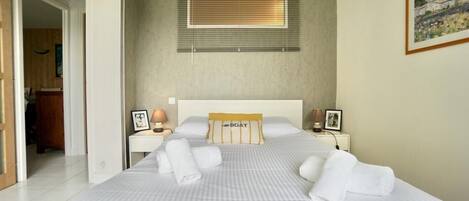 2 bedrooms, iron/ironing board, WiFi (free), bed sheets