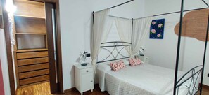 1 bedroom, iron/ironing board, internet