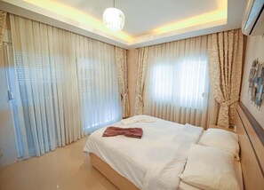 4 室のベッドルーム、アイロン / アイロン台、WiFi (無料)、ベッドシーツ