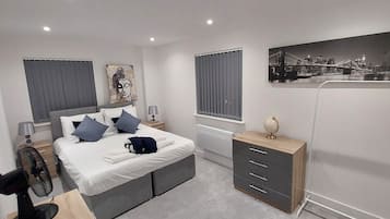 Basic Apartment | 3 bedrooms, bed sheets