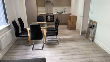 Basic Apartment | Dining room