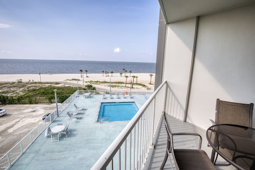 Biloxi Beach Sunrise Spectacular!  Steps from the beach and sand! 